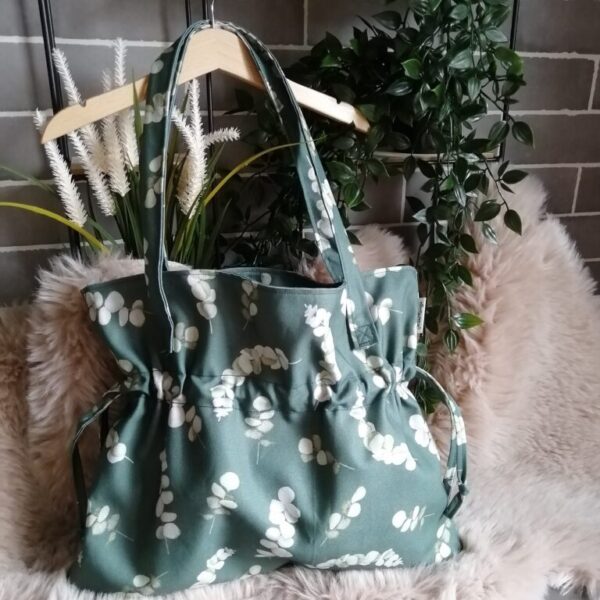Trendy Totes model Rose