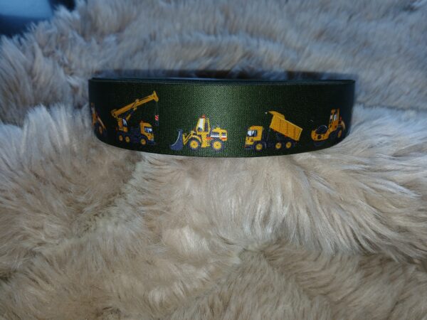 Taille sierelastiek Bouwvoertuigen army green, 4 cm.