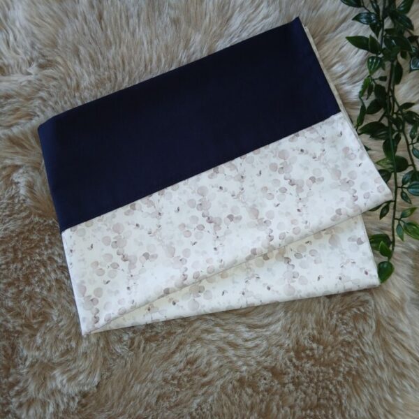Laken voor kinderwagen met sierboord : eucalyptus / blauw