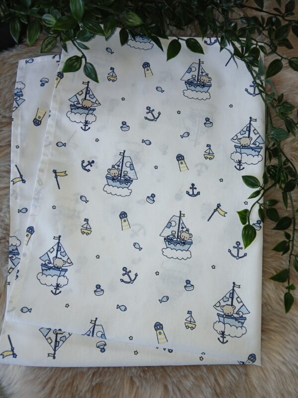 Laken voor kinderwagen : beertje met boot.