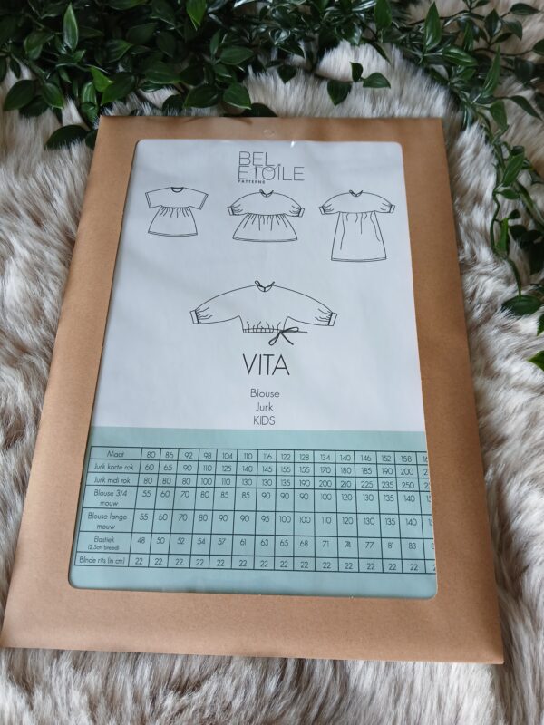 Papieren naaipatroon van Bel Etoile Vita kids : blouse - jurk.